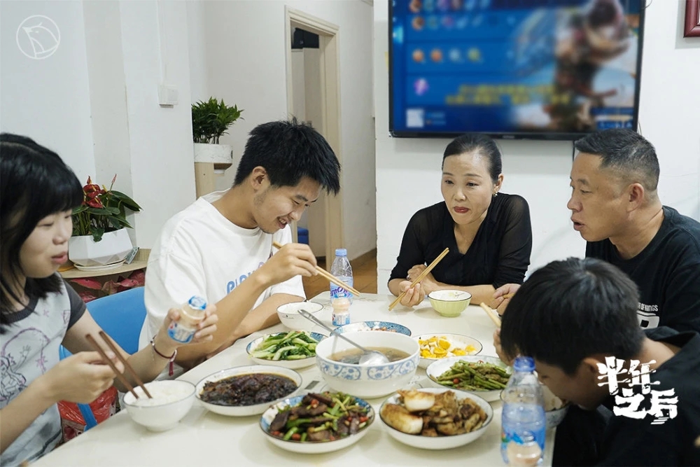 孙卓回国一年，孙海洋:我终于放心了，我可以睡个安稳觉，我的饭也很好吃