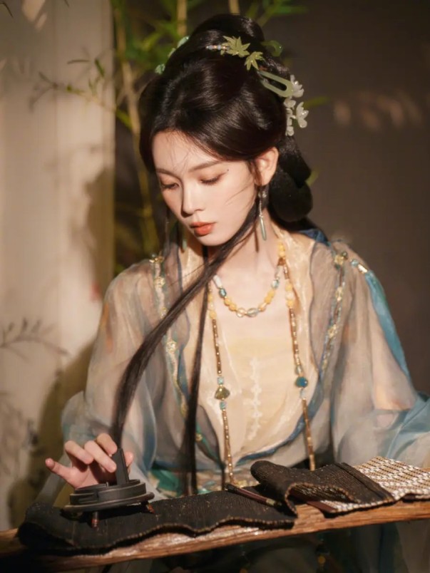 马上60岁的哈莉·贝瑞依然能打：谁说女人过了50就没戏了？