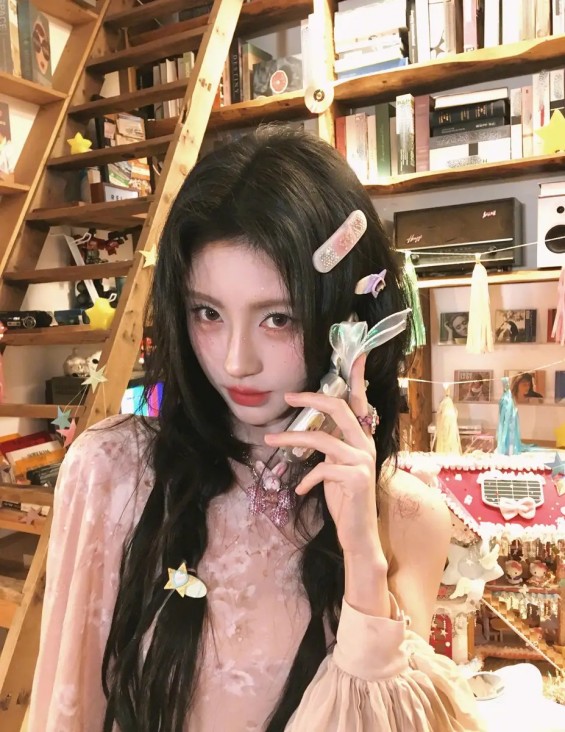 央视马年春晚新生代：王楚然花神名场面出圈，宋威龙田曦薇李昀锐让人惊叹！