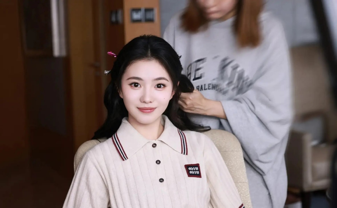 64岁马景涛近况曝光！与小21岁吴佳尼离婚，如今为养2个儿子四处奔波