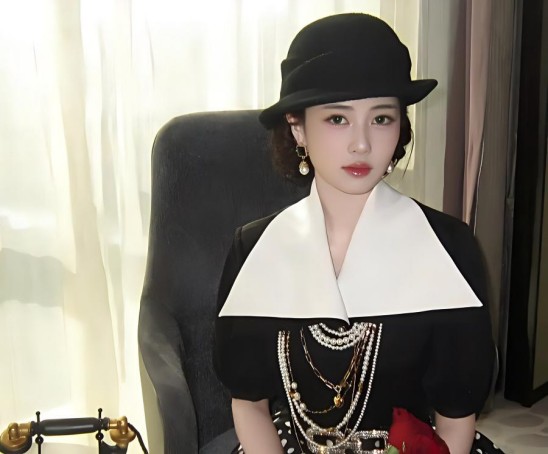 第一个手撕芒果台的女明星，出现了